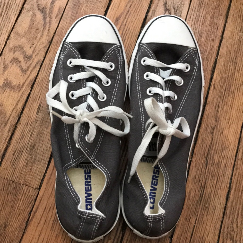 Gray low top converse all stars
